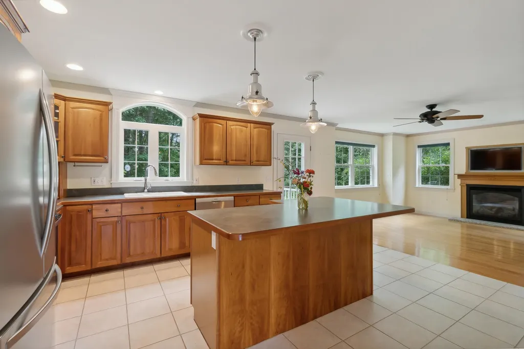 4 Preston Lane Kennebunk ME 04043