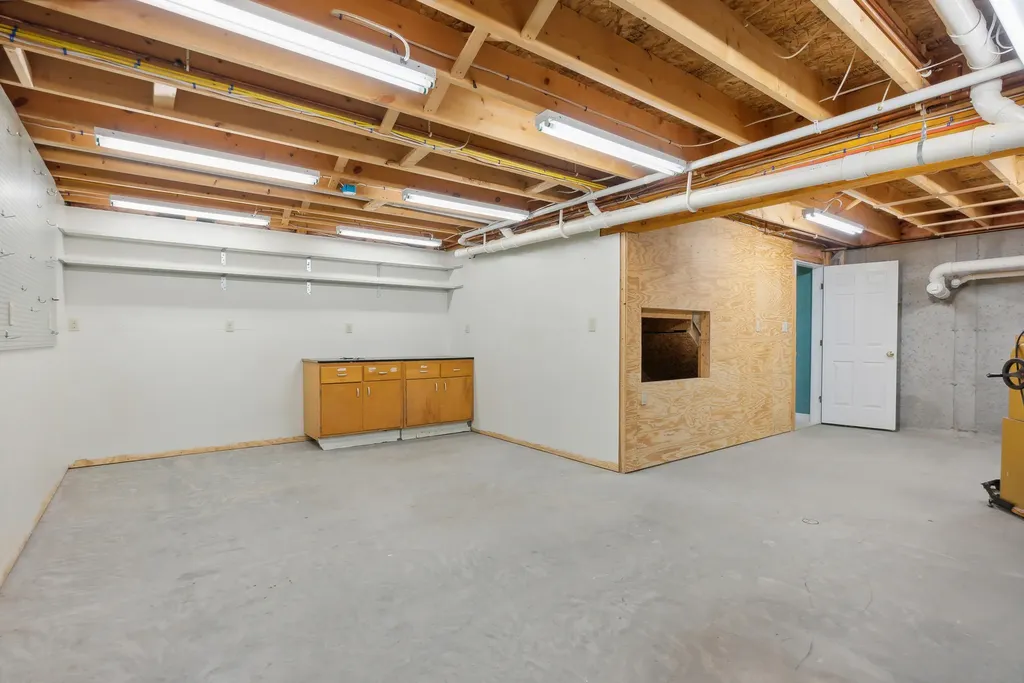 4 Preston Lane Kennebunk ME 04043