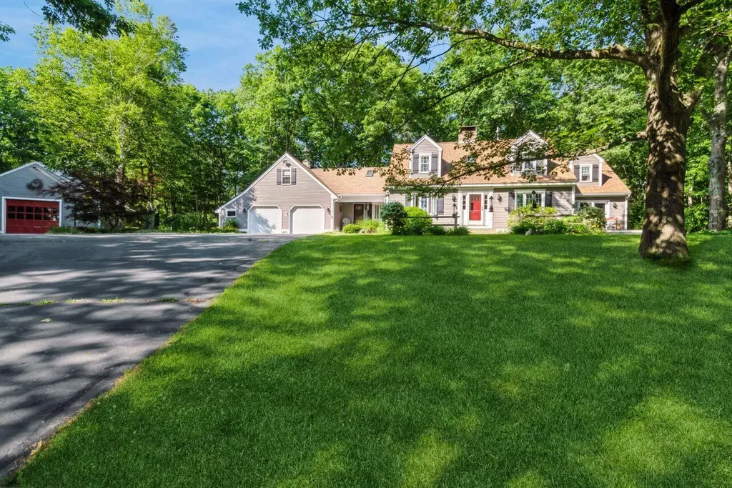 139 Whitten Road Kennebunk ME 04043