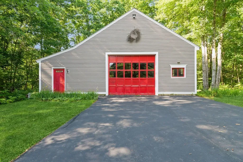 139 Whitten Road Kennebunk ME 04043