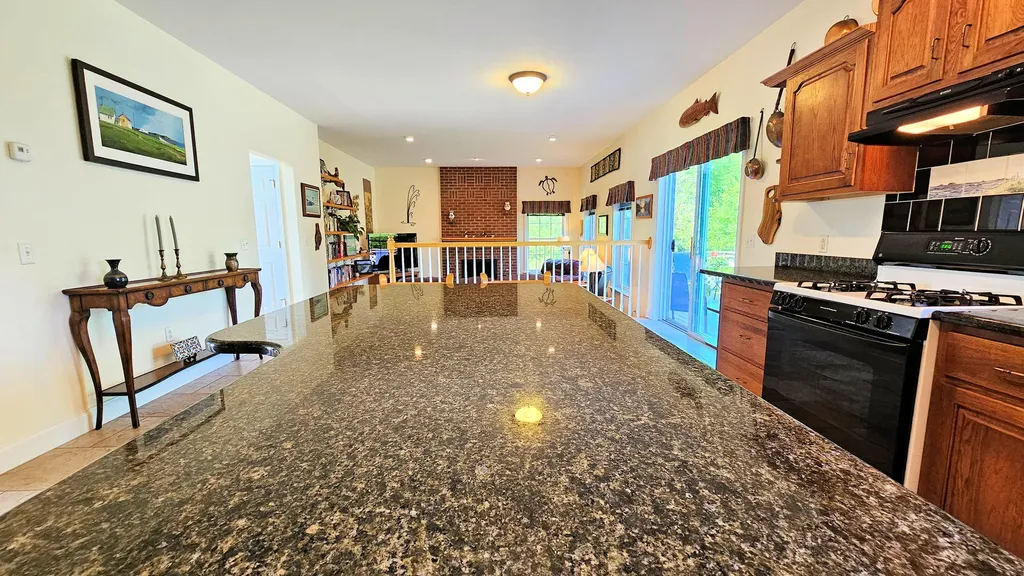 82 Chestnut Trail Bangor ME 04401