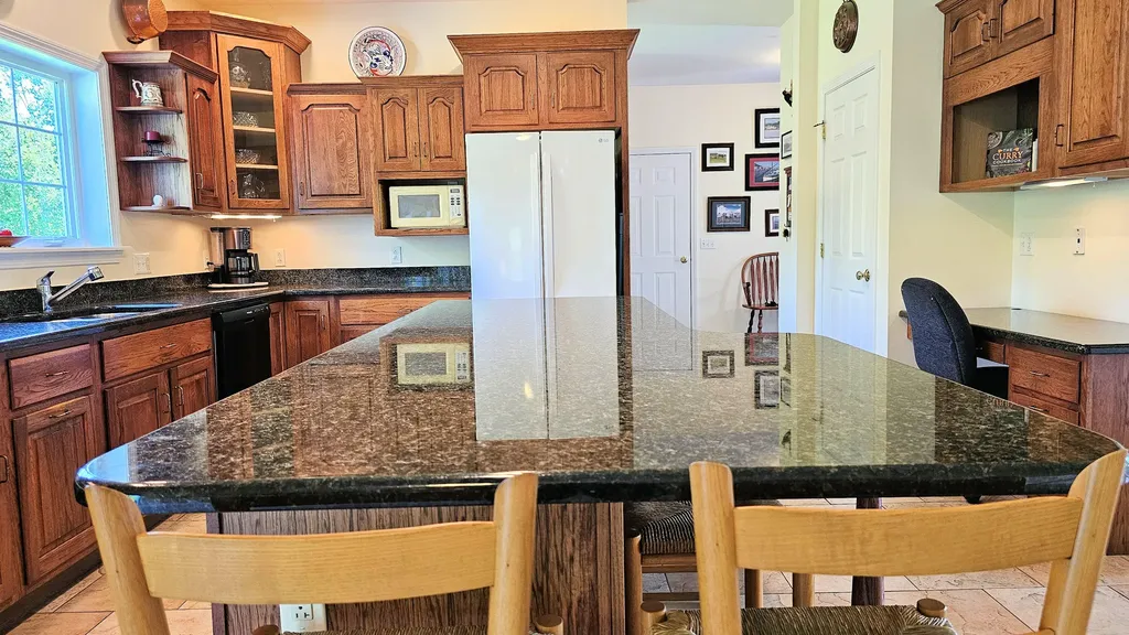 82 Chestnut Trail Bangor ME 04401