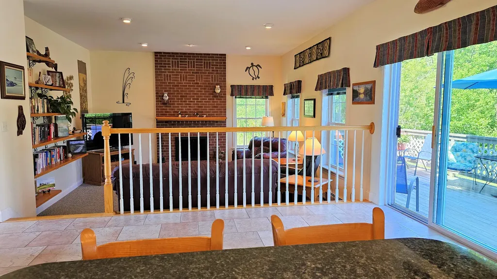 82 Chestnut Trail Bangor ME 04401