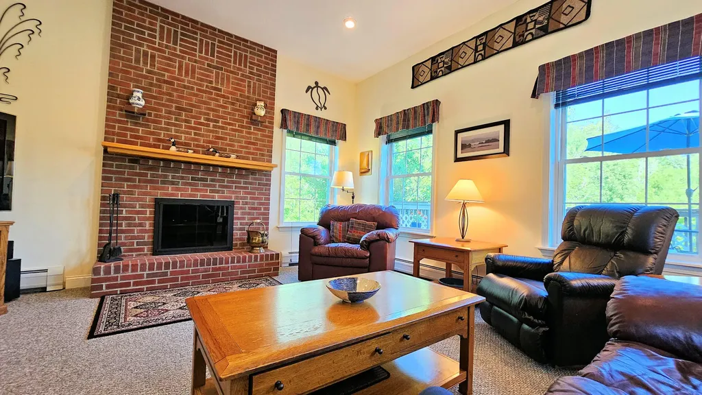 82 Chestnut Trail Bangor ME 04401