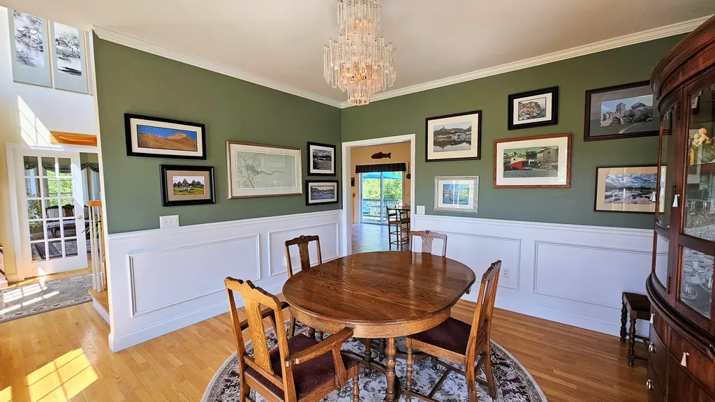 82 Chestnut Trail Bangor ME 04401