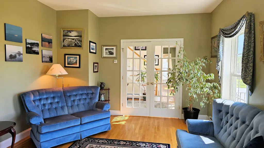 82 Chestnut Trail Bangor ME 04401
