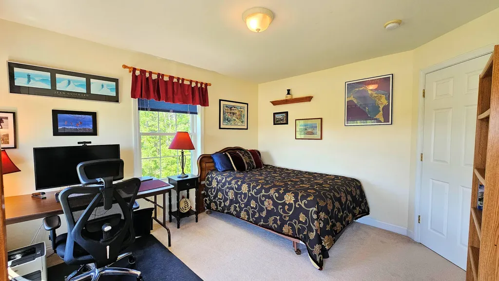 82 Chestnut Trail Bangor ME 04401
