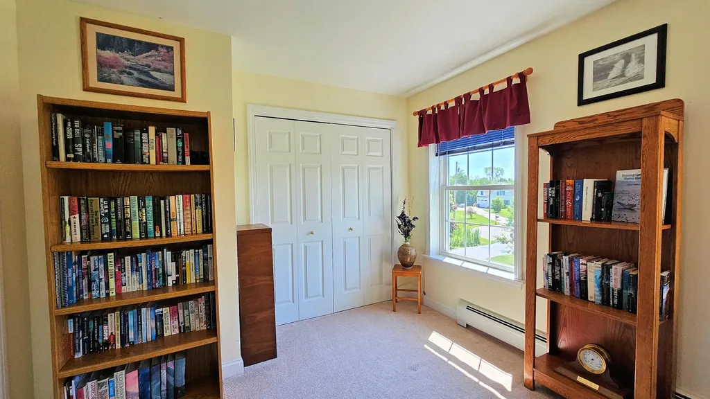 82 Chestnut Trail Bangor ME 04401