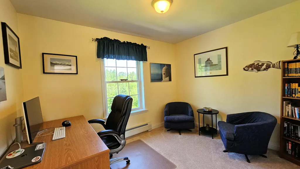 82 Chestnut Trail Bangor ME 04401