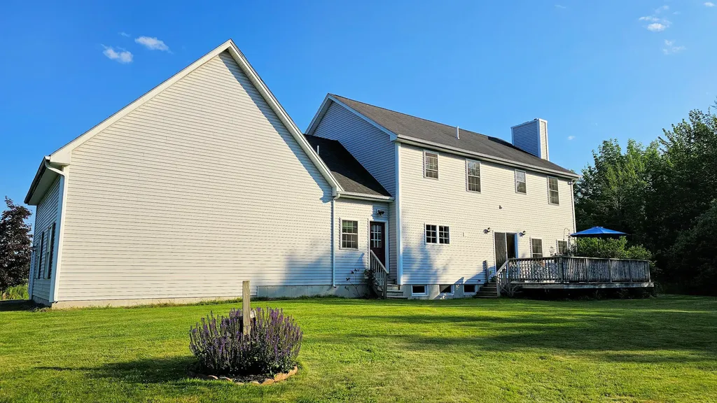 82 Chestnut Trail Bangor ME 04401