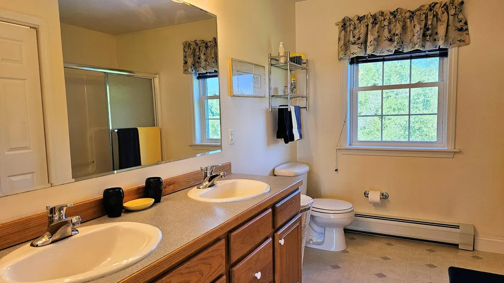 82 Chestnut Trail Bangor ME 04401