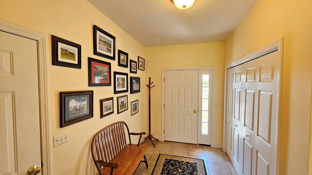 82 Chestnut Trail Bangor ME 04401