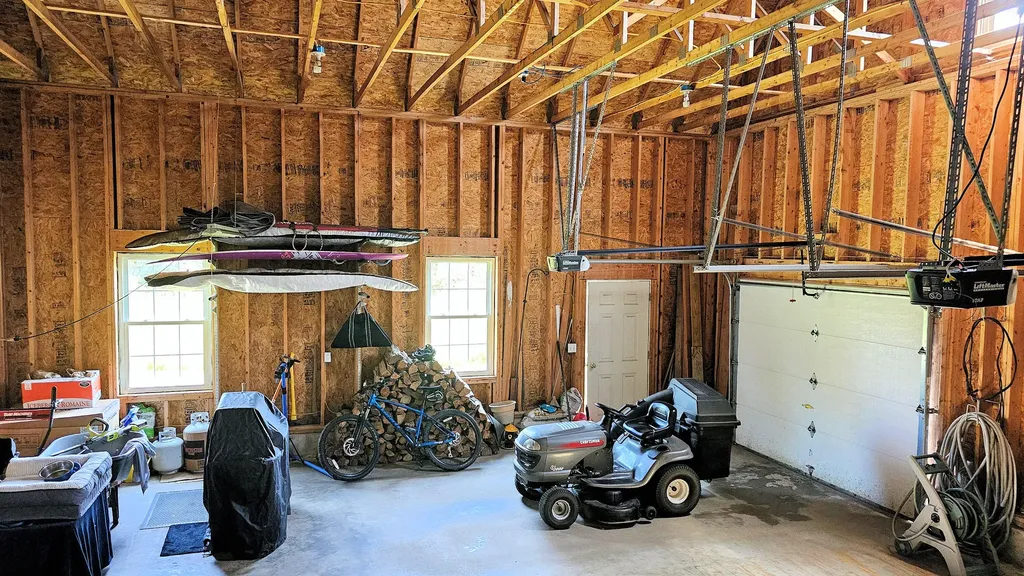 82 Chestnut Trail Bangor ME 04401