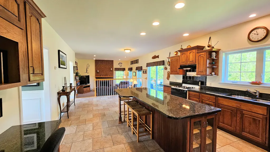 82 Chestnut Trail Bangor ME 04401