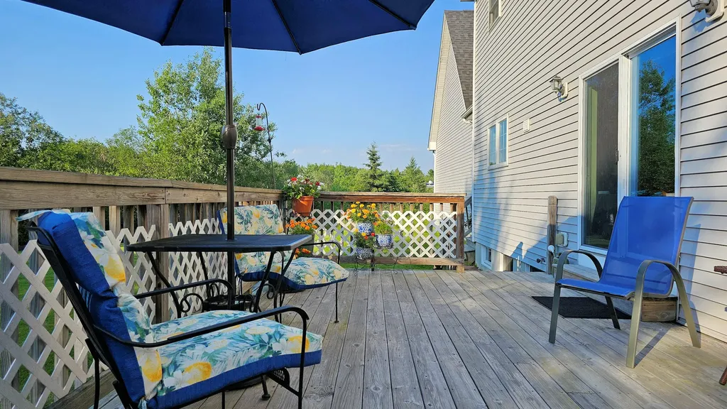 82 Chestnut Trail Bangor ME 04401