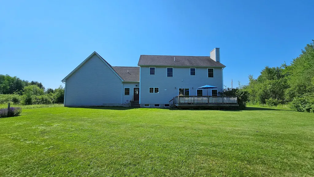 82 Chestnut Trail Bangor ME 04401