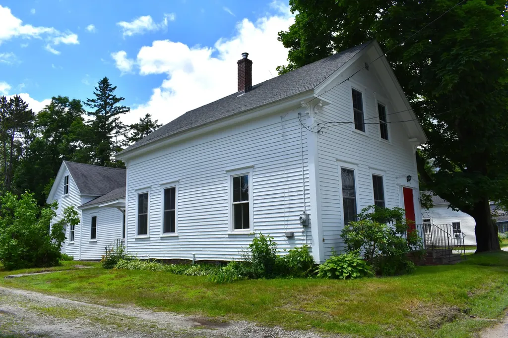 97 Lewiston Street Mechanic Falls ME 04256