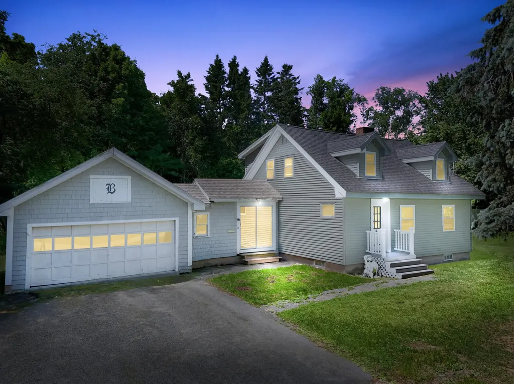 17 Summit Street Fairfield ME 04937