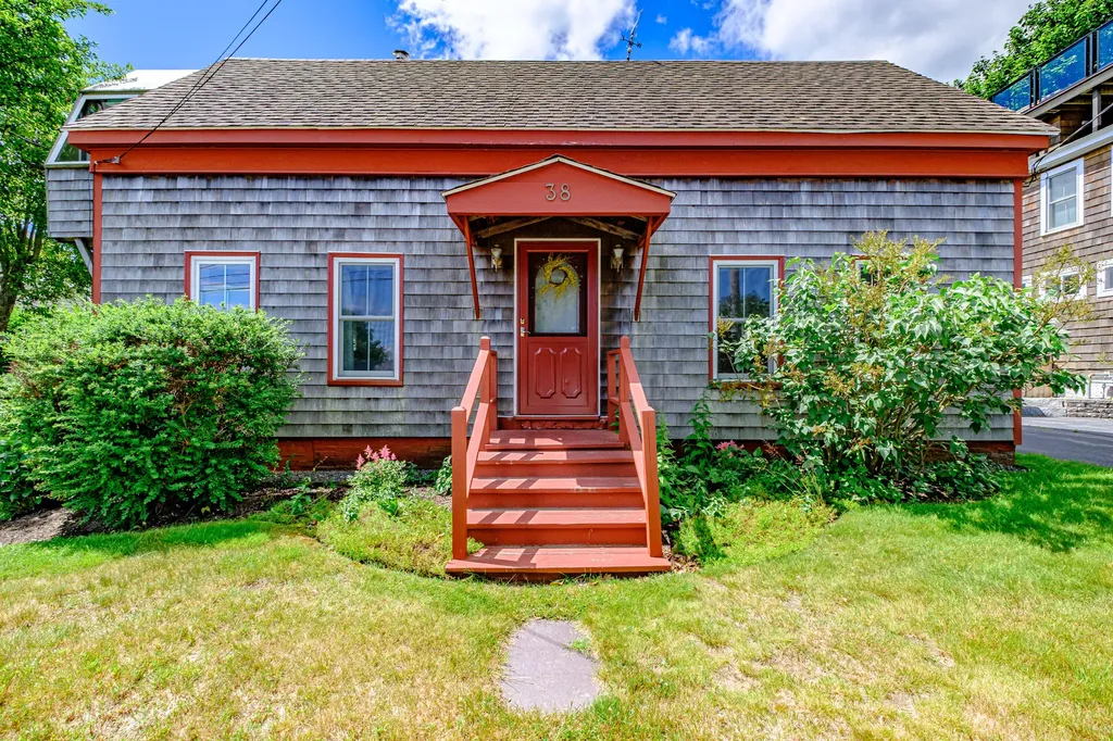 38 Myrtle Avenue South Portland ME 04106