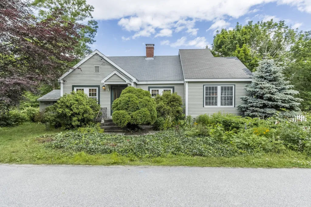 8 Parkside Terrace South Portland ME 04106