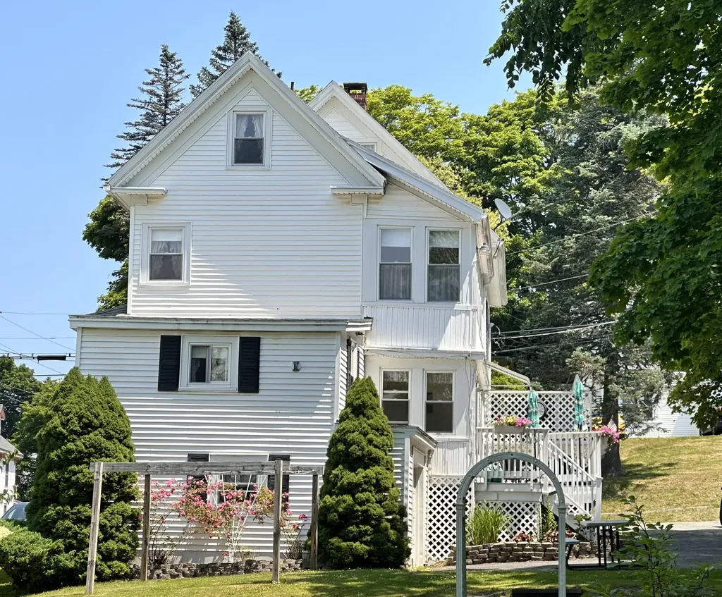 219 Center Street Brewer ME 04412