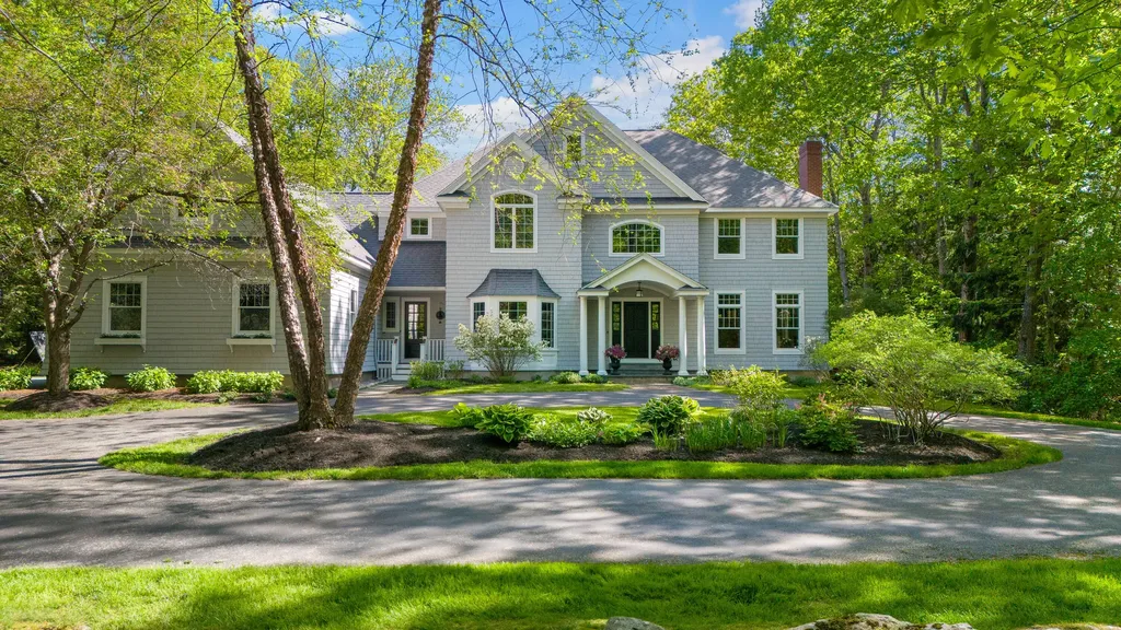 19 Preservation Drive Falmouth ME 04105