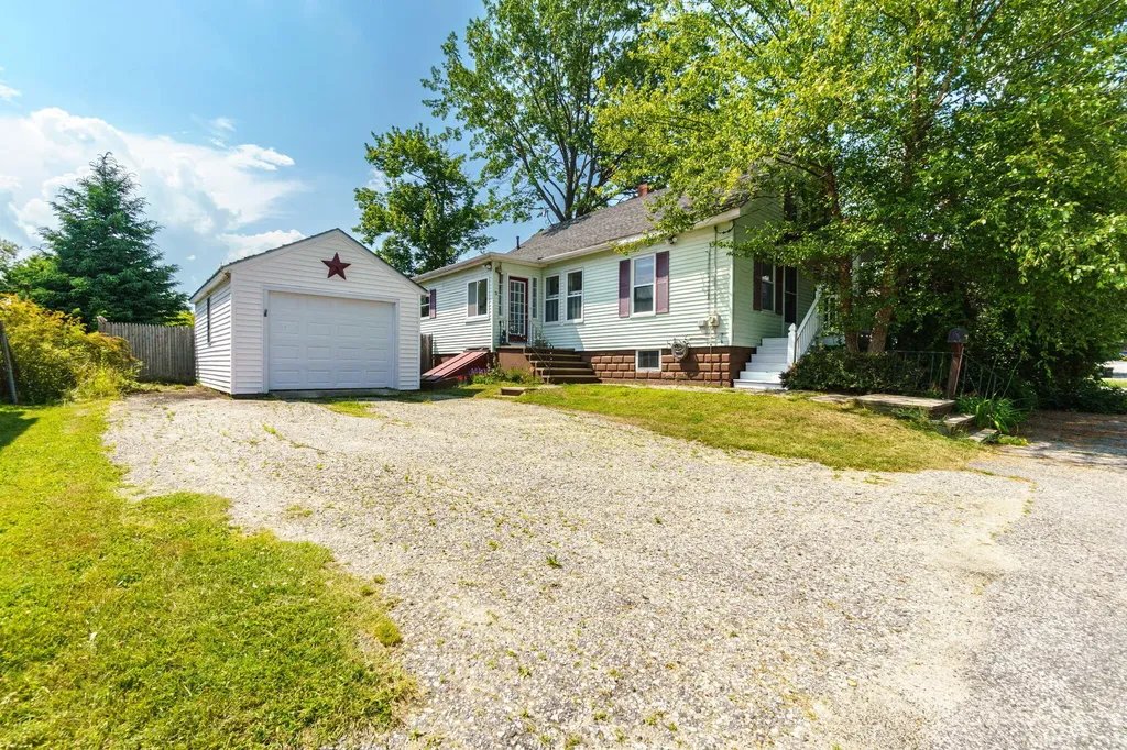 5 Bradford Street Lewiston ME 04240