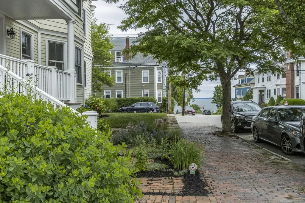 76 Morning Street Portland ME 04101