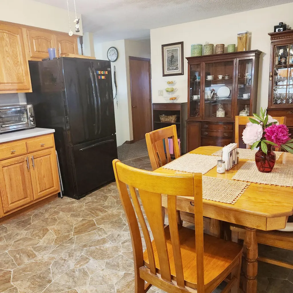 17 Rolfe Circle Gardiner ME 04345