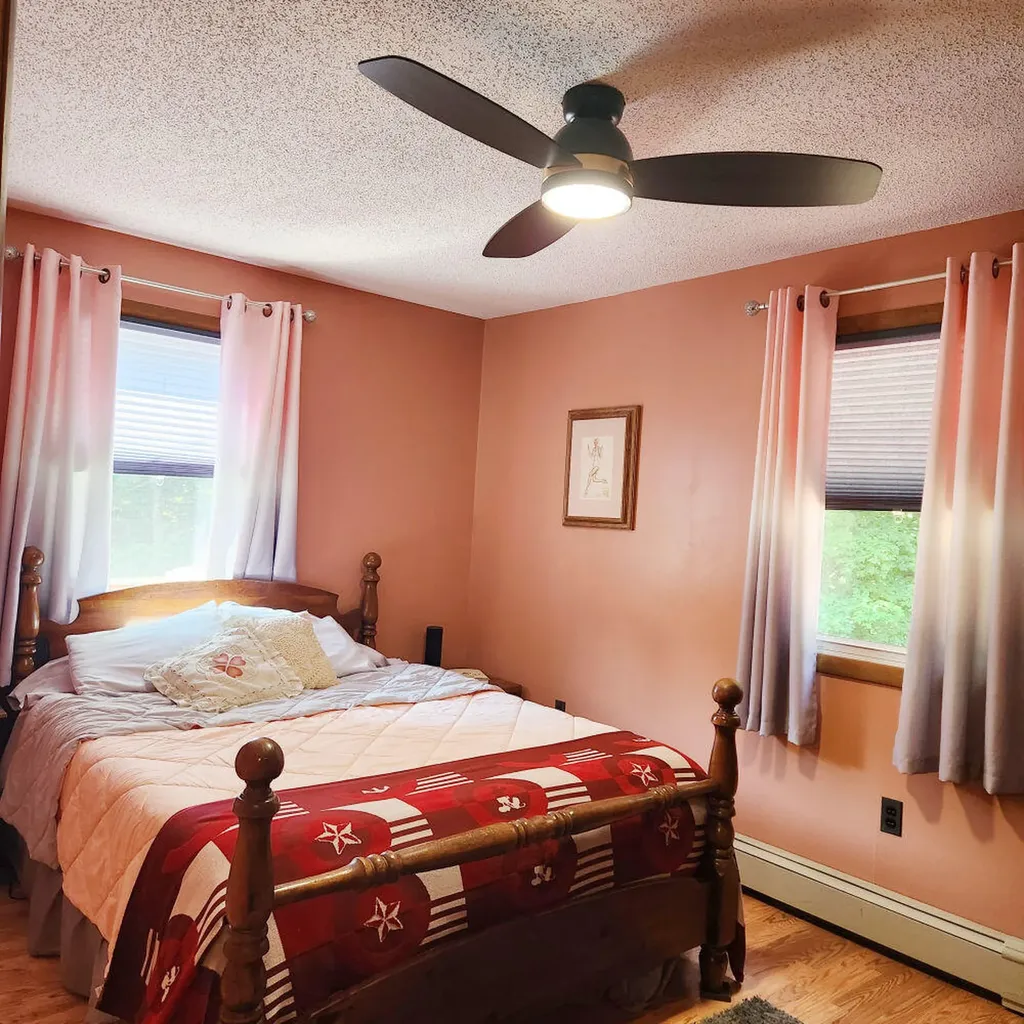 17 Rolfe Circle Gardiner ME 04345