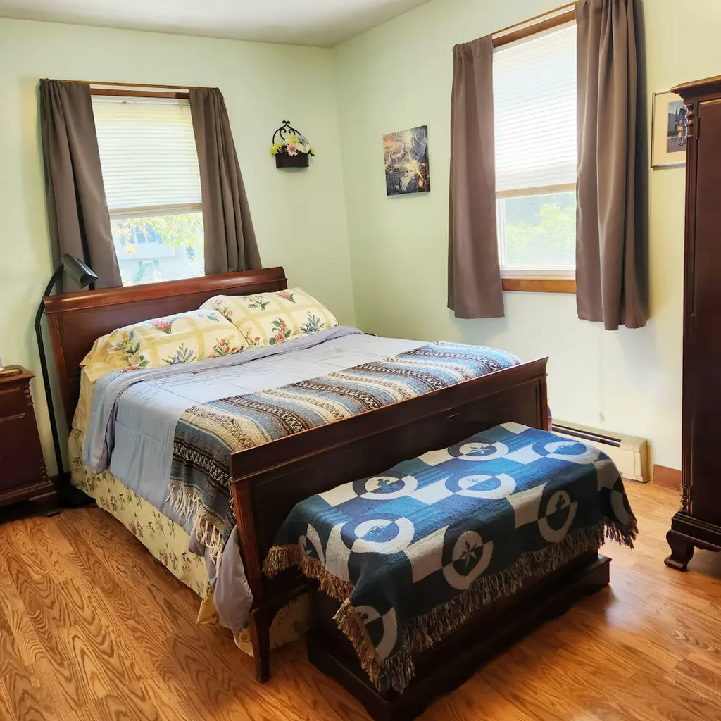 17 Rolfe Circle Gardiner ME 04345