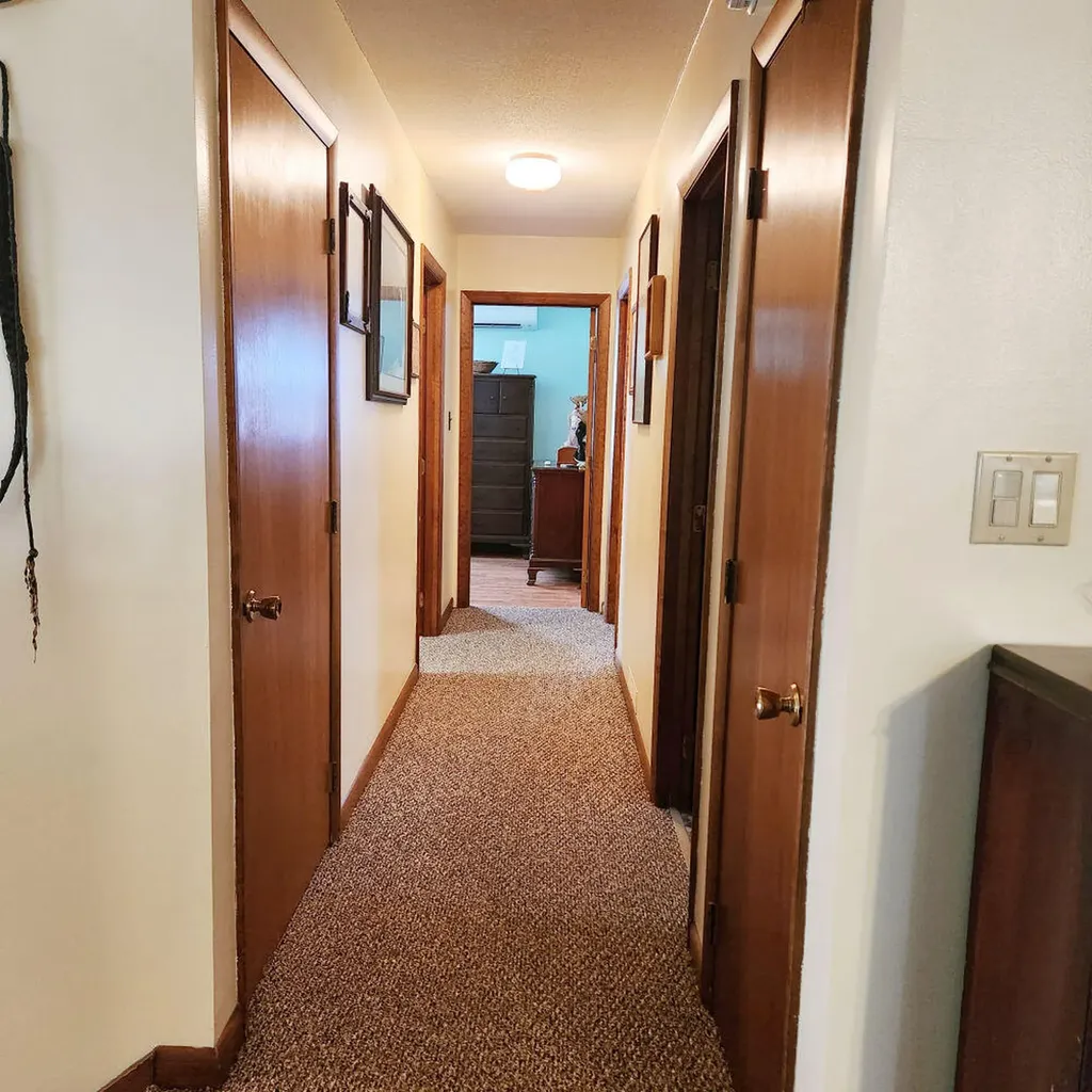 17 Rolfe Circle Gardiner ME 04345