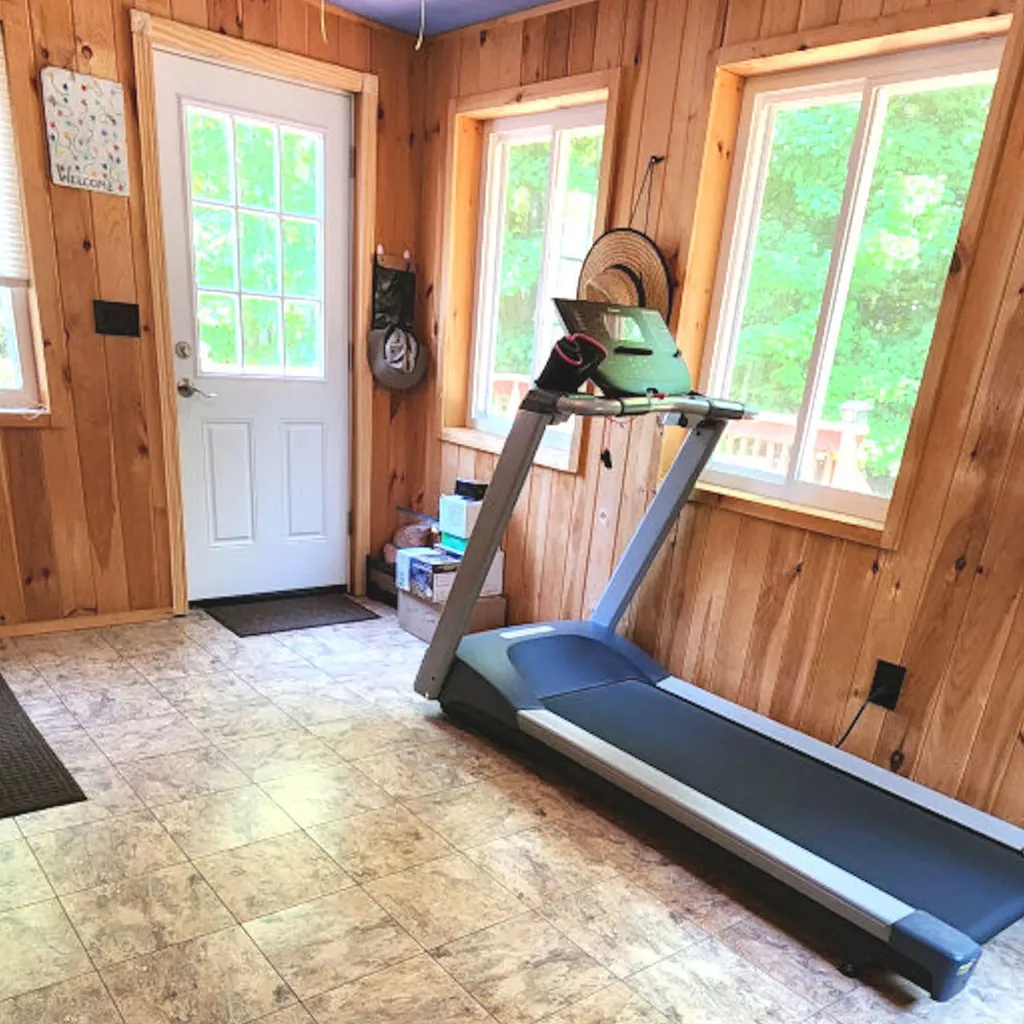 17 Rolfe Circle Gardiner ME 04345