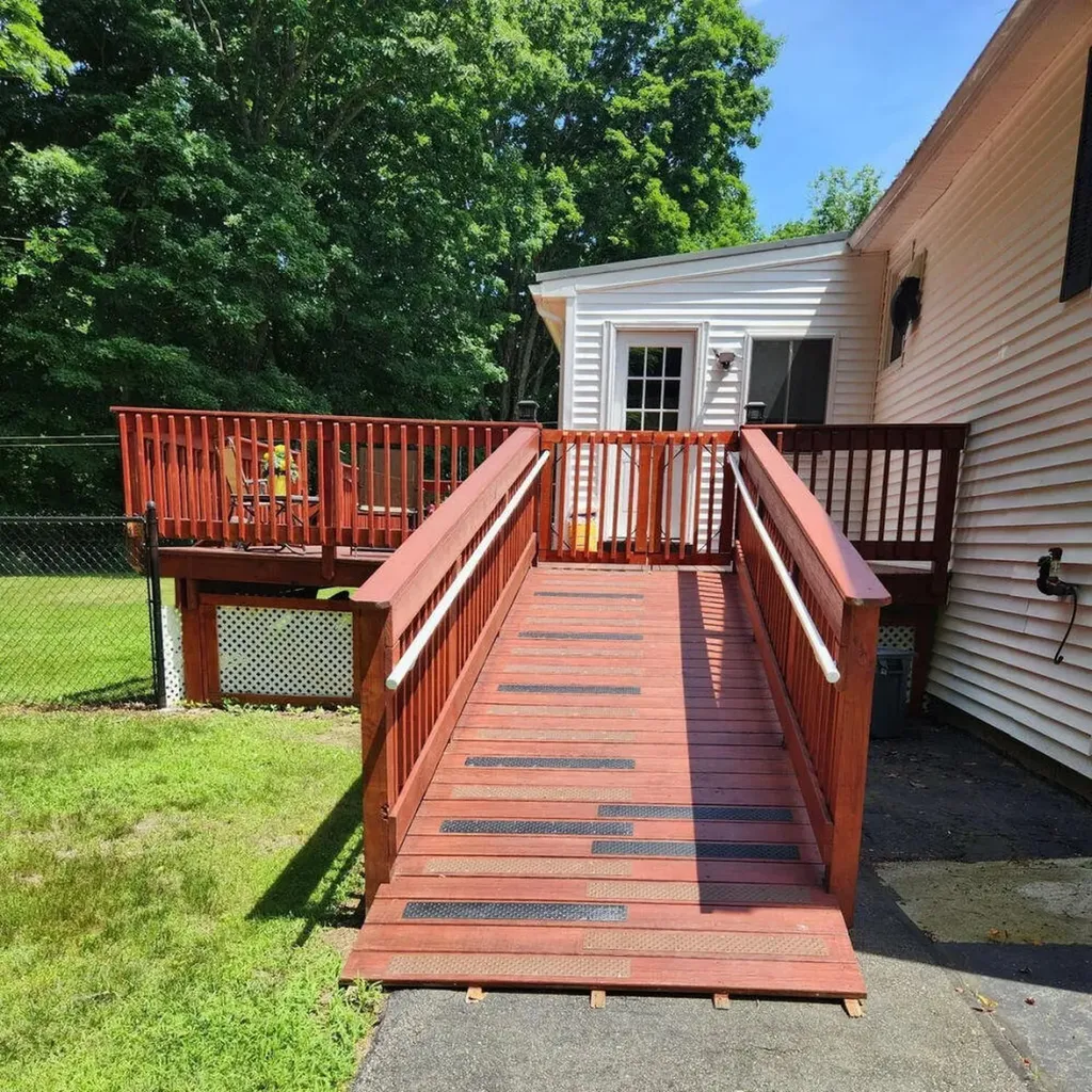 17 Rolfe Circle Gardiner ME 04345