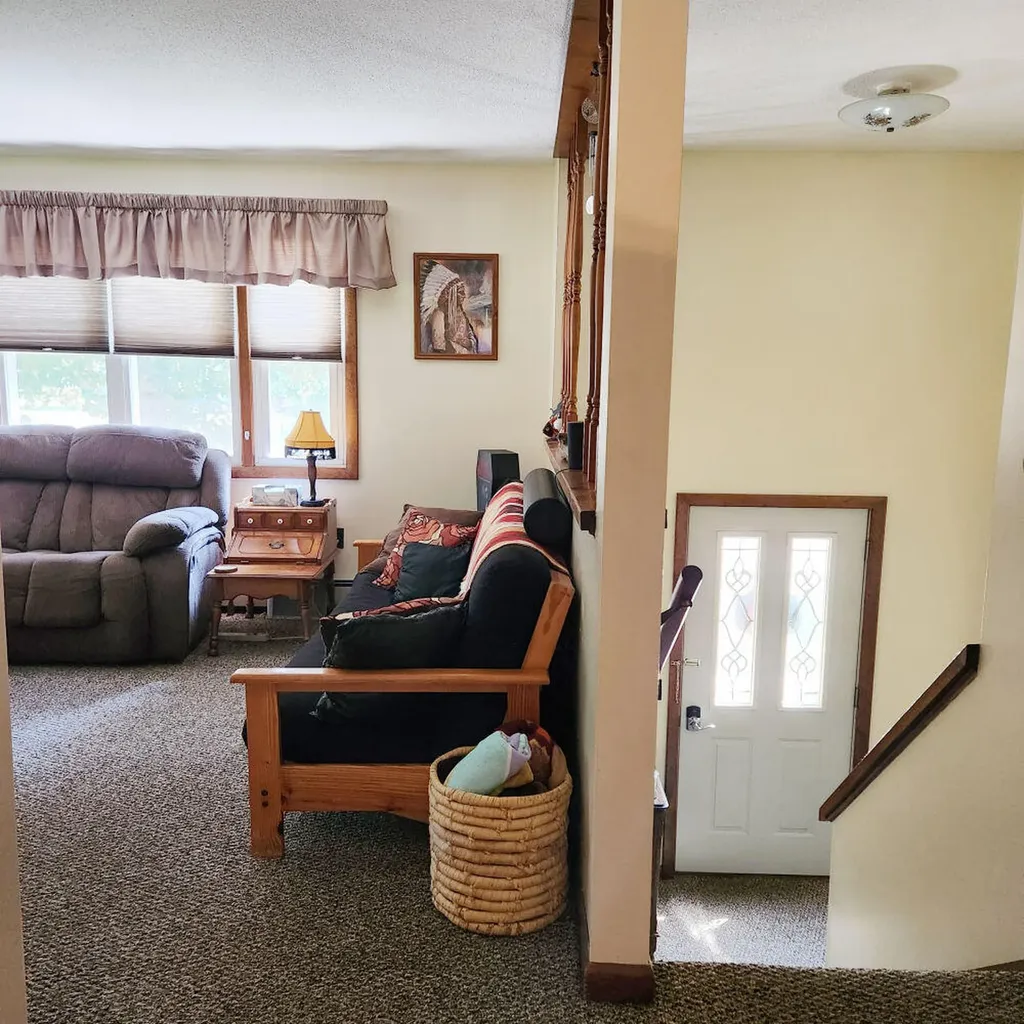 17 Rolfe Circle Gardiner ME 04345