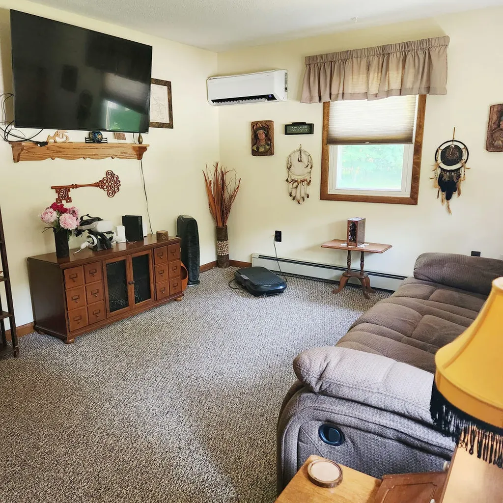 17 Rolfe Circle Gardiner ME 04345