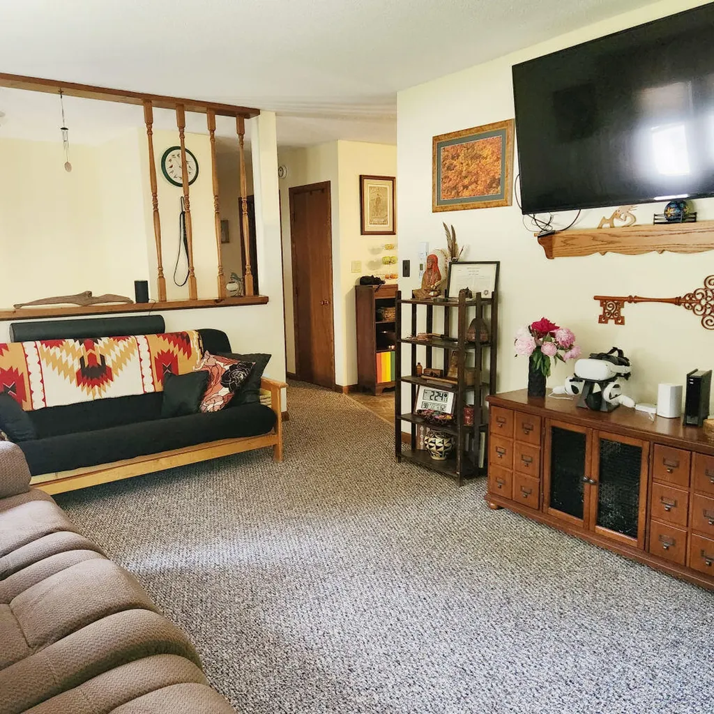 17 Rolfe Circle Gardiner ME 04345