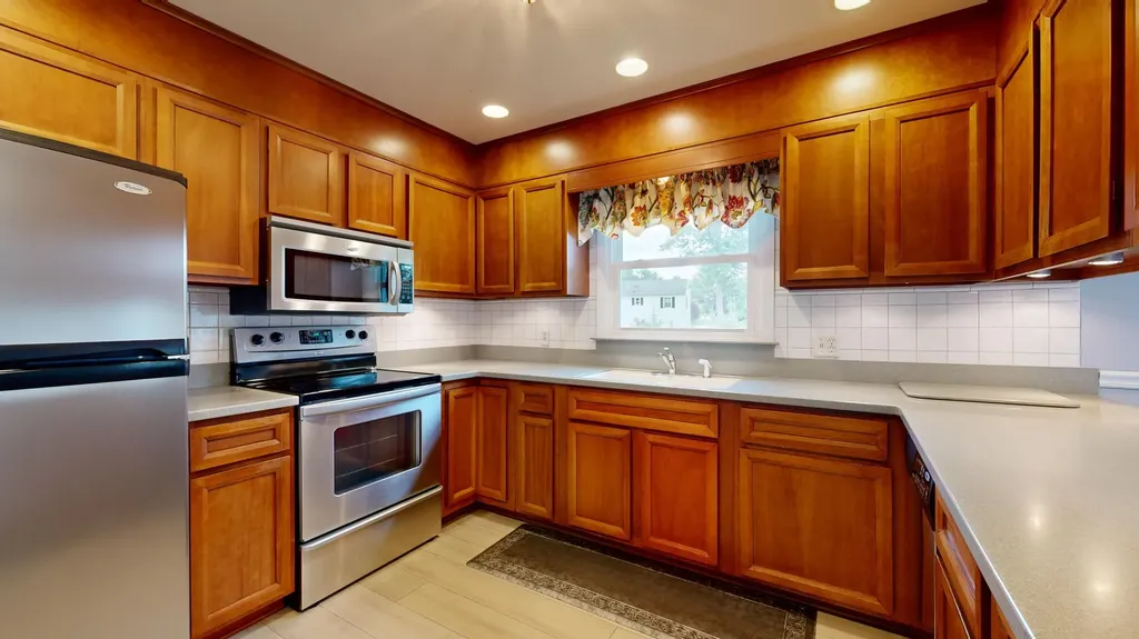 54 Brooks Avenue Lewiston ME 04240