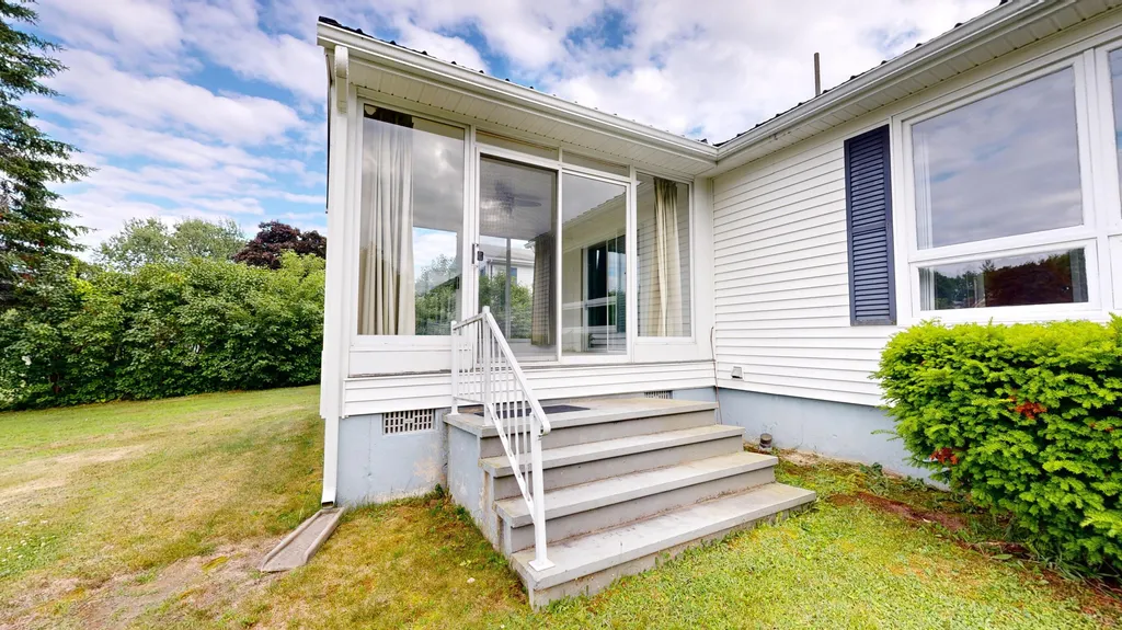 54 Brooks Avenue Lewiston ME 04240