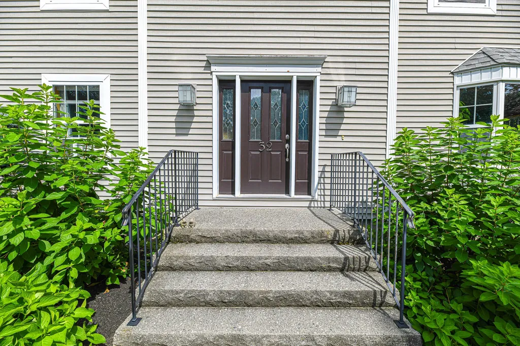 32 Remington Way Kennebunk ME 04043