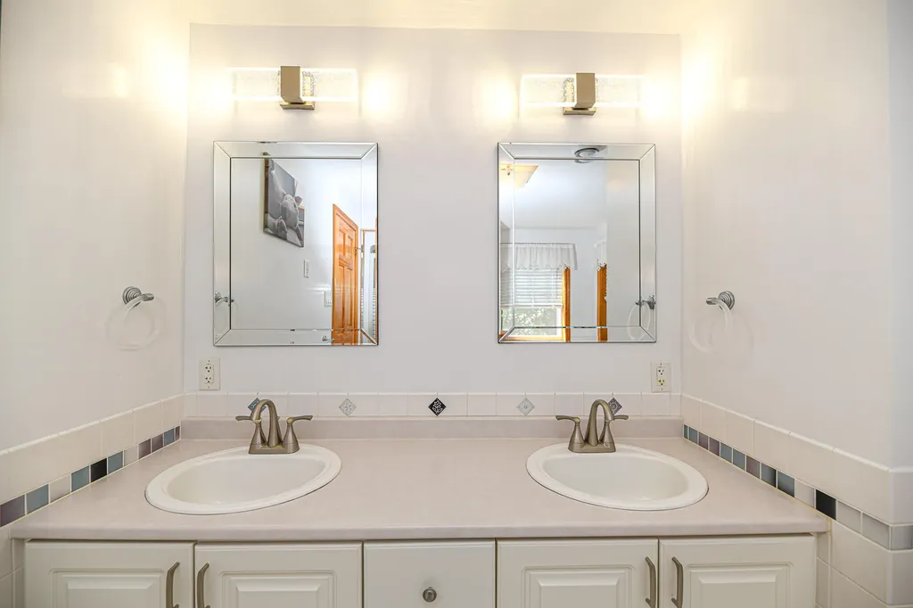 32 Remington Way Kennebunk ME 04043