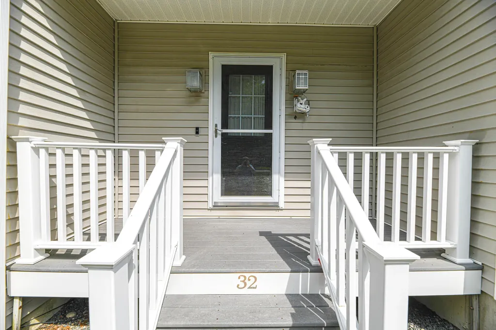 32 Remington Way Kennebunk ME 04043