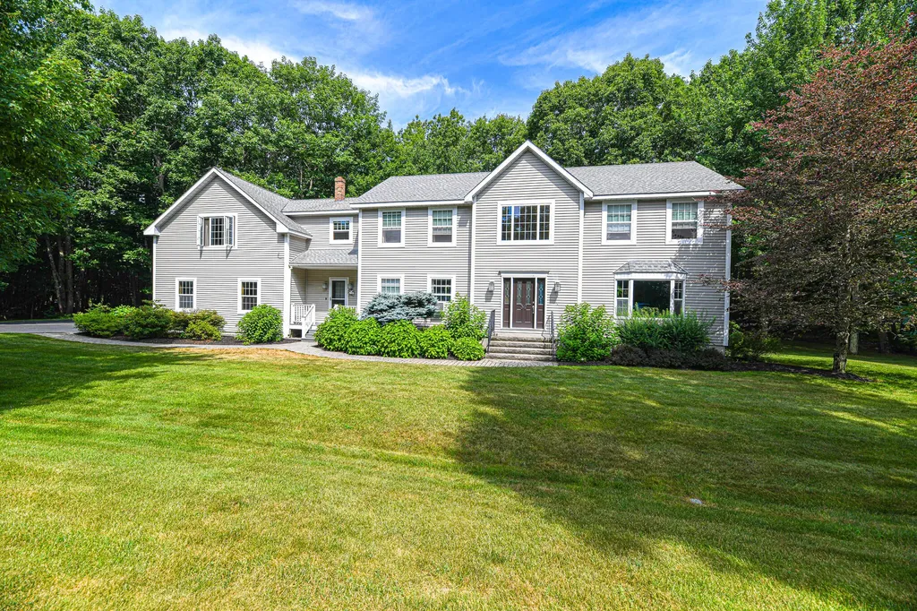 32 Remington Way Kennebunk ME 04043