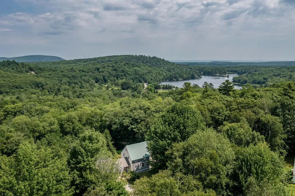 24 Blueberry Lane Camden ME 04843