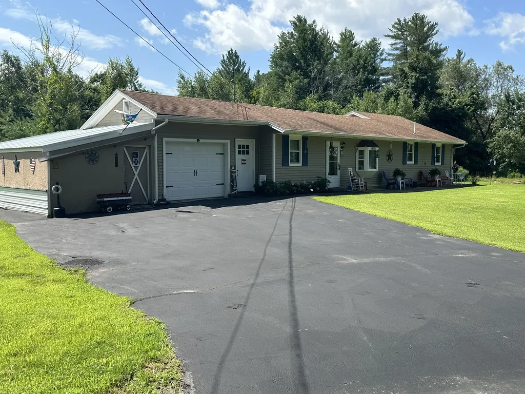 15 Sunnyside Terrace Rumford ME 04276