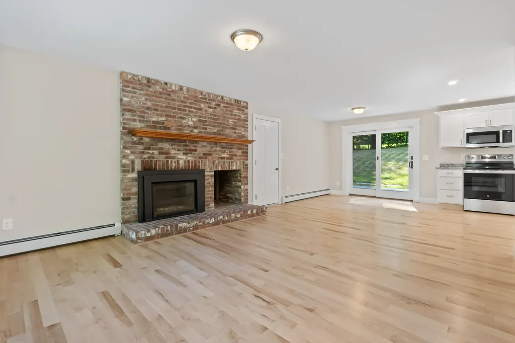 78 Coachman Avenue Auburn ME 04210