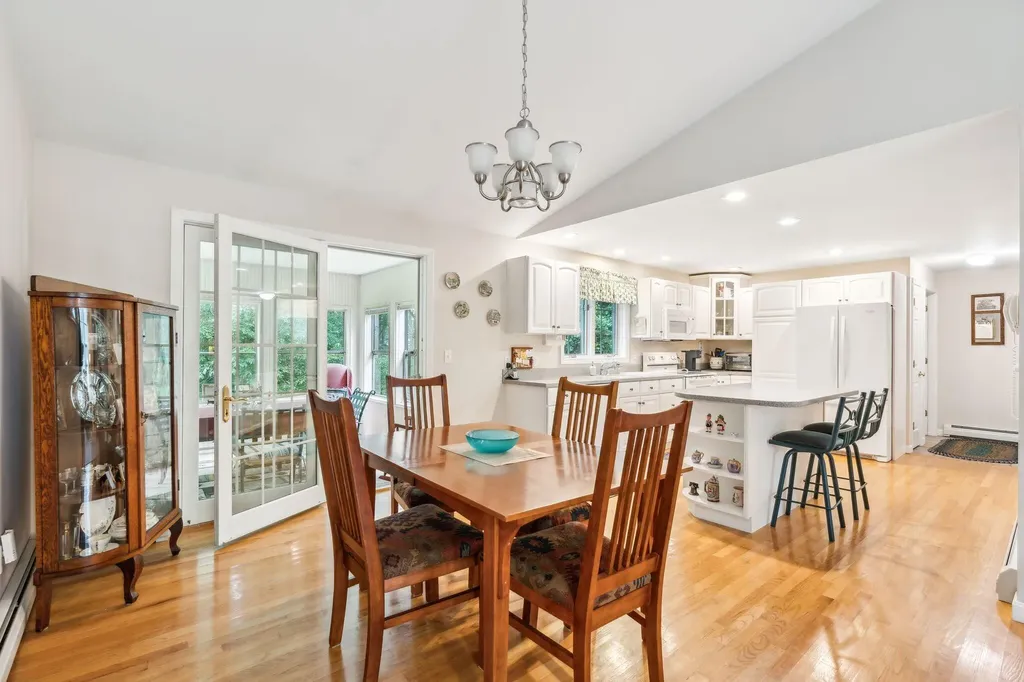 8 Brian Drive Brunswick ME 04011
