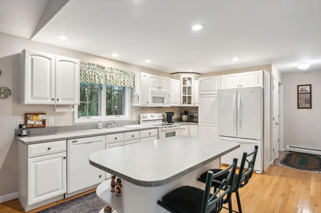 8 Brian Drive Brunswick ME 04011