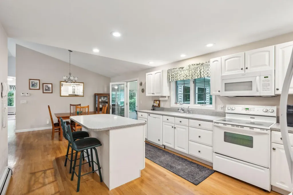 8 Brian Drive Brunswick ME 04011
