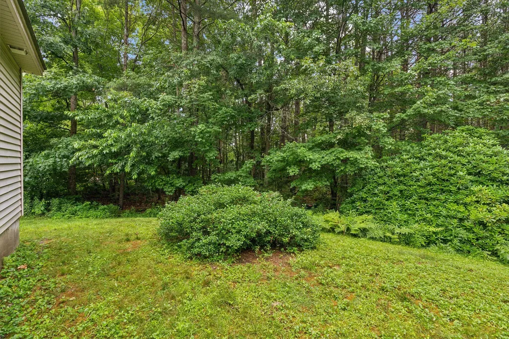 8 Brian Drive Brunswick ME 04011
